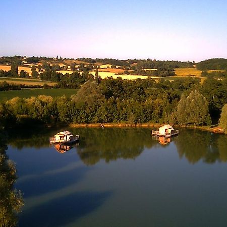 Cabanes Flottantes Du Lac De Pelisse Douzains Exterior foto