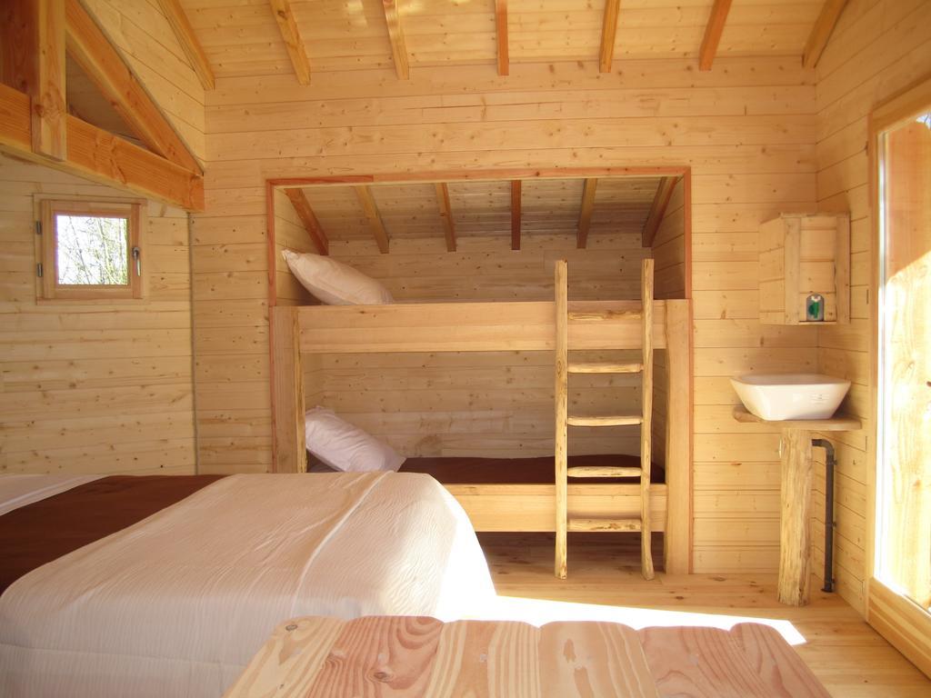Cabanes Flottantes Du Lac De Pelisse Douzains Quarto foto